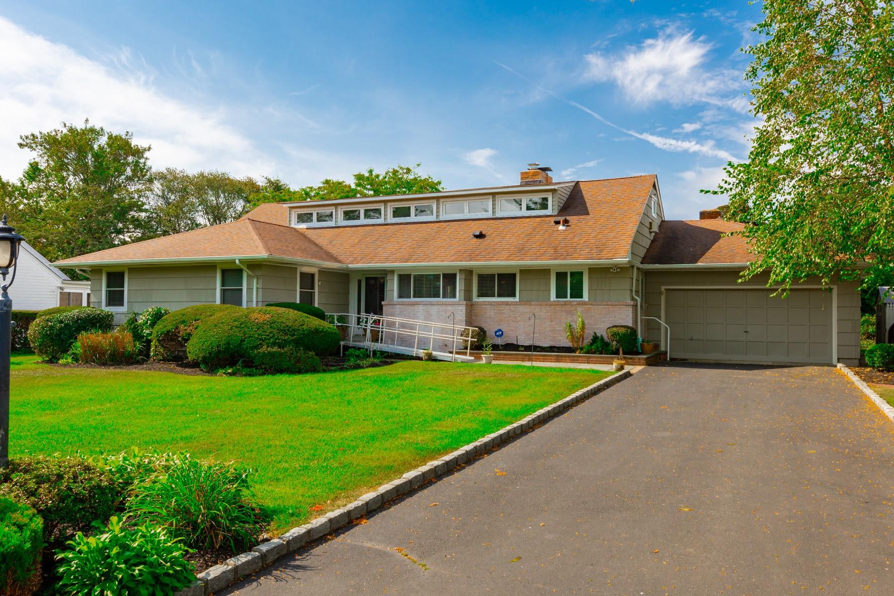 #1 photo, 70 West Lane, Bay Shore , NY 11706