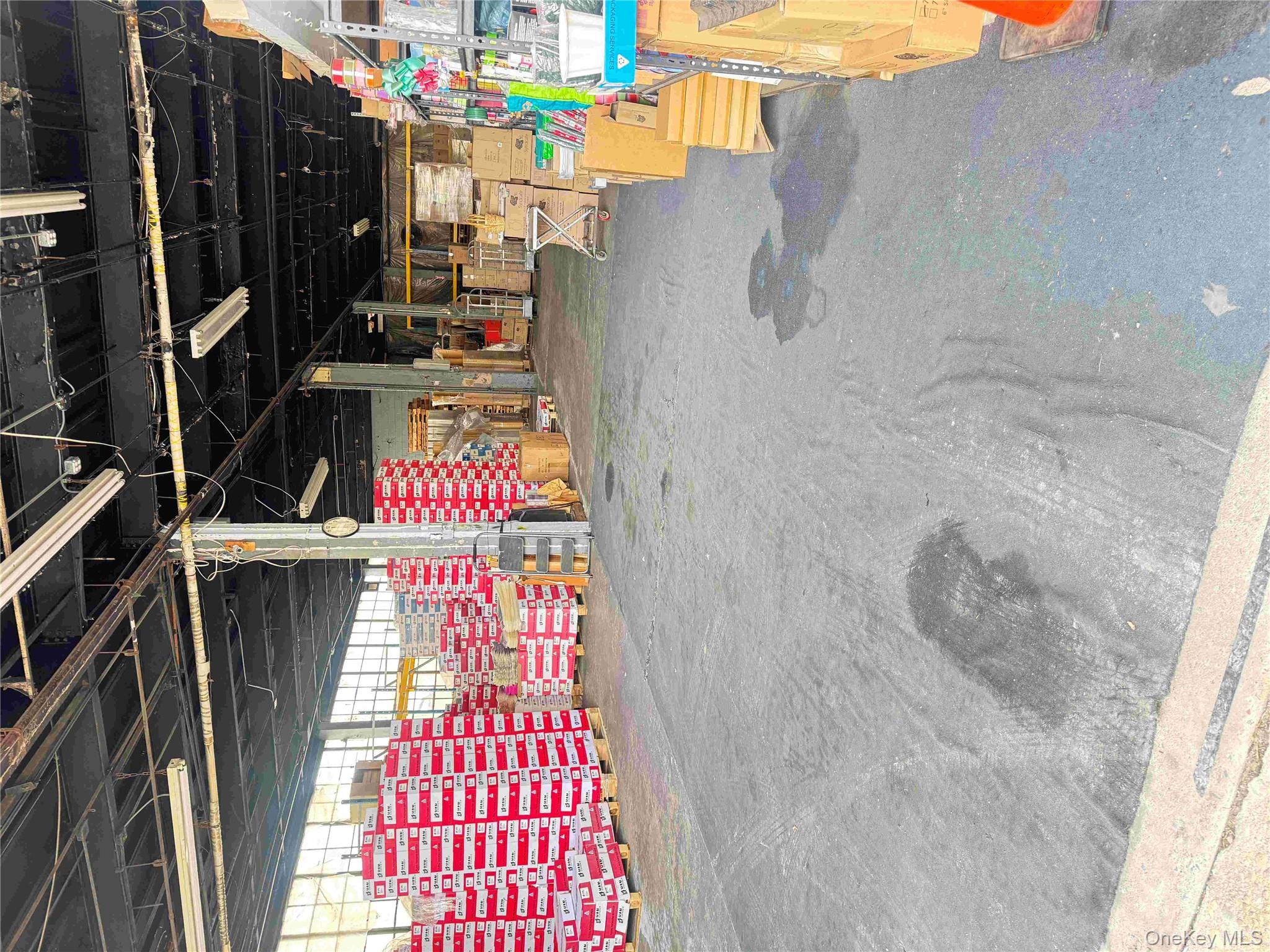 #3 photo, 55-02 37th Ave, クイーンズ区 Woodside , NY 11377