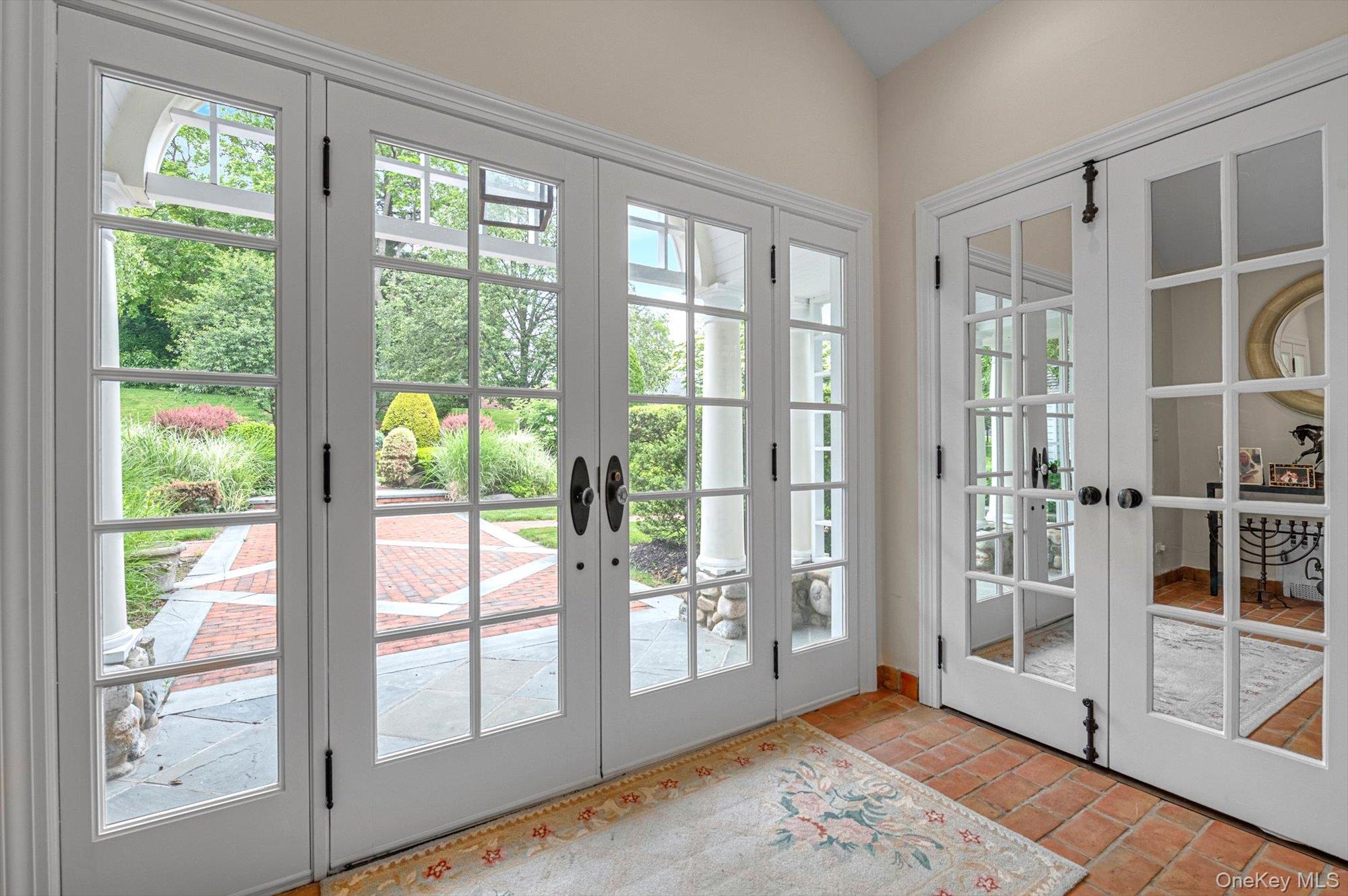 #2 photo, 2 Aspen Place, ナッソー郡 Great Neck , NY 11021