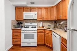 #13 photo, 86-20 57th Road, クイーンズ区 Elmhurst , NY 11373