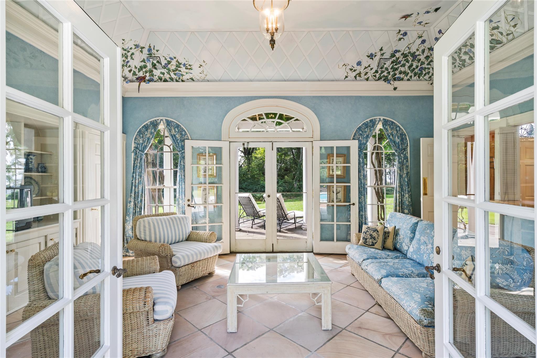 #9 photo, Ten Lands End Road, ナッソー郡 Locust Valley , NY 11560