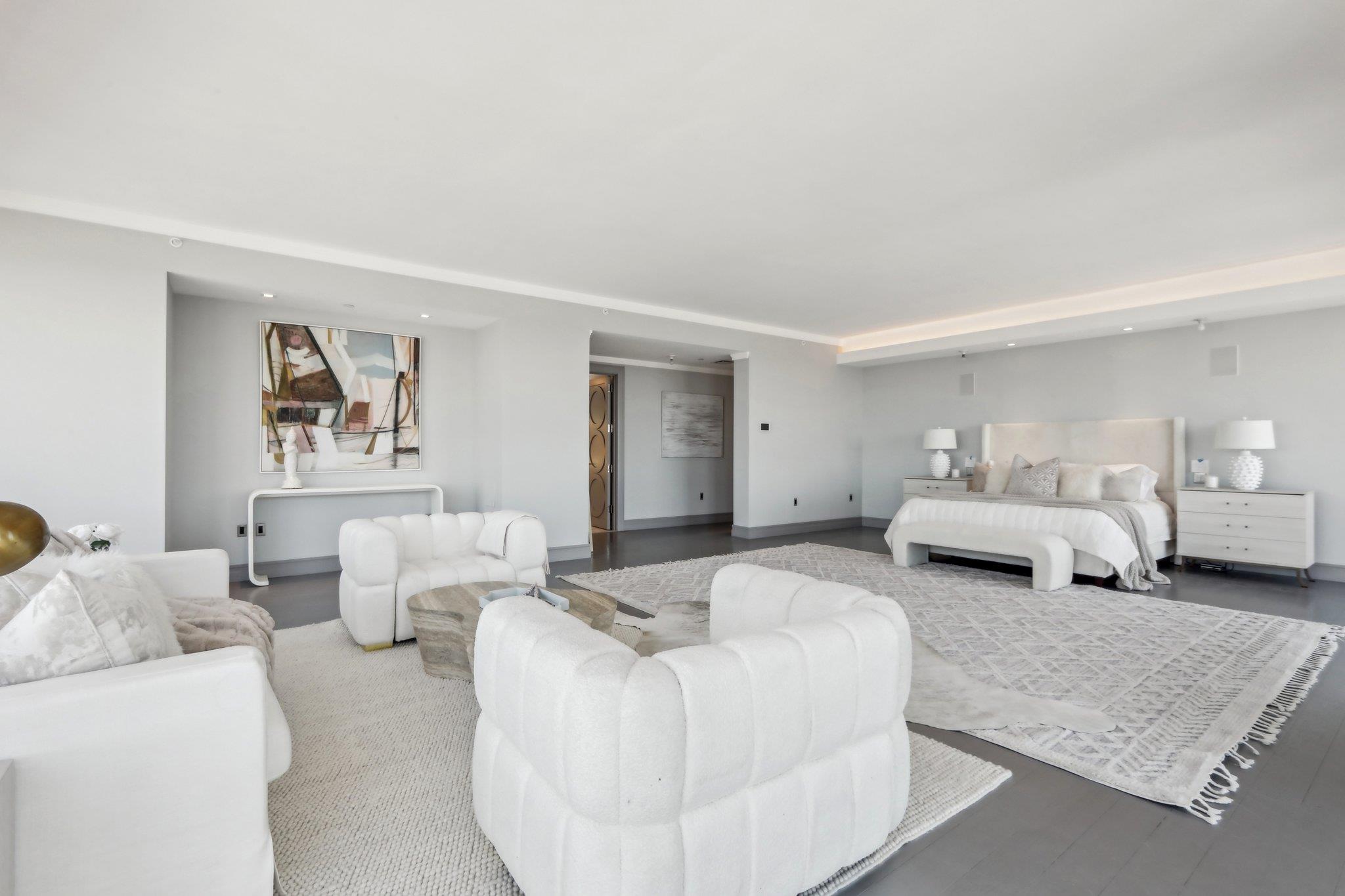 #10 photo, 5 Renaissance Square, White Plains , NY 10601