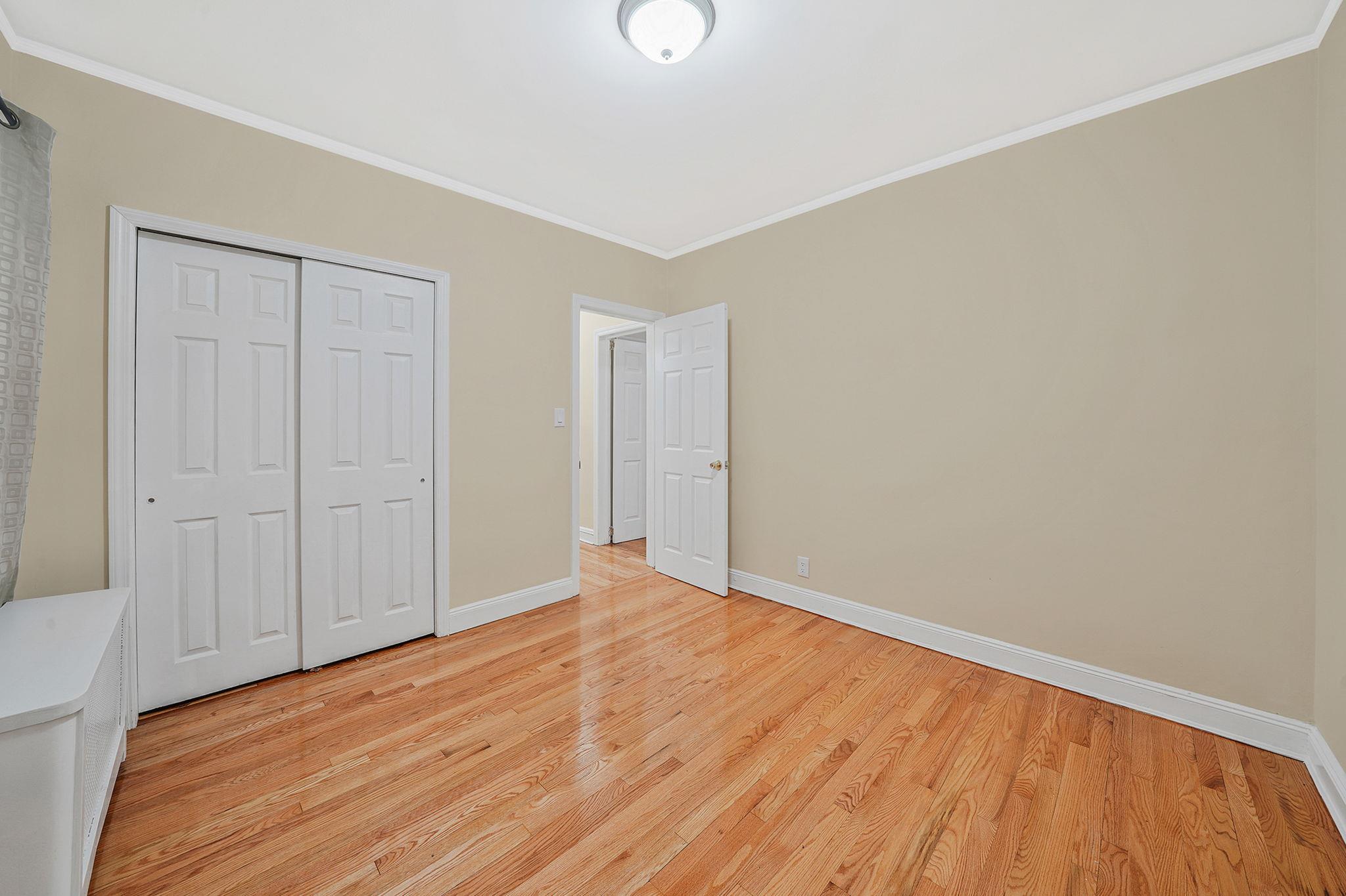 #19 photo, 121-16 198th Street, কুইন্‌স Springfield Gardens , NY 11413