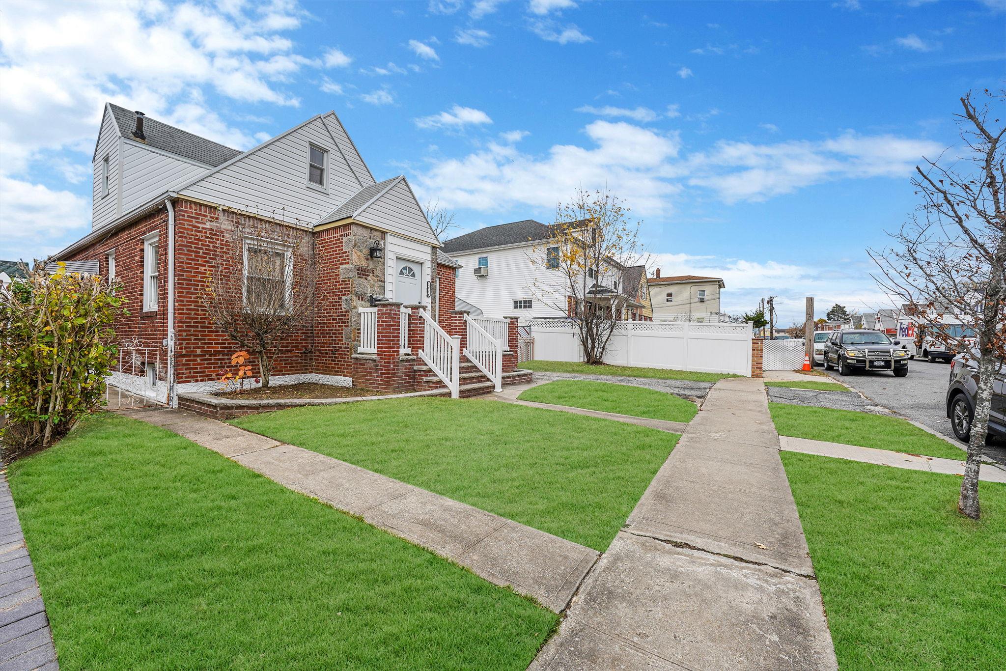 #2 photo, 121-16 198th Street, কুইন্‌স Springfield Gardens , NY 11413