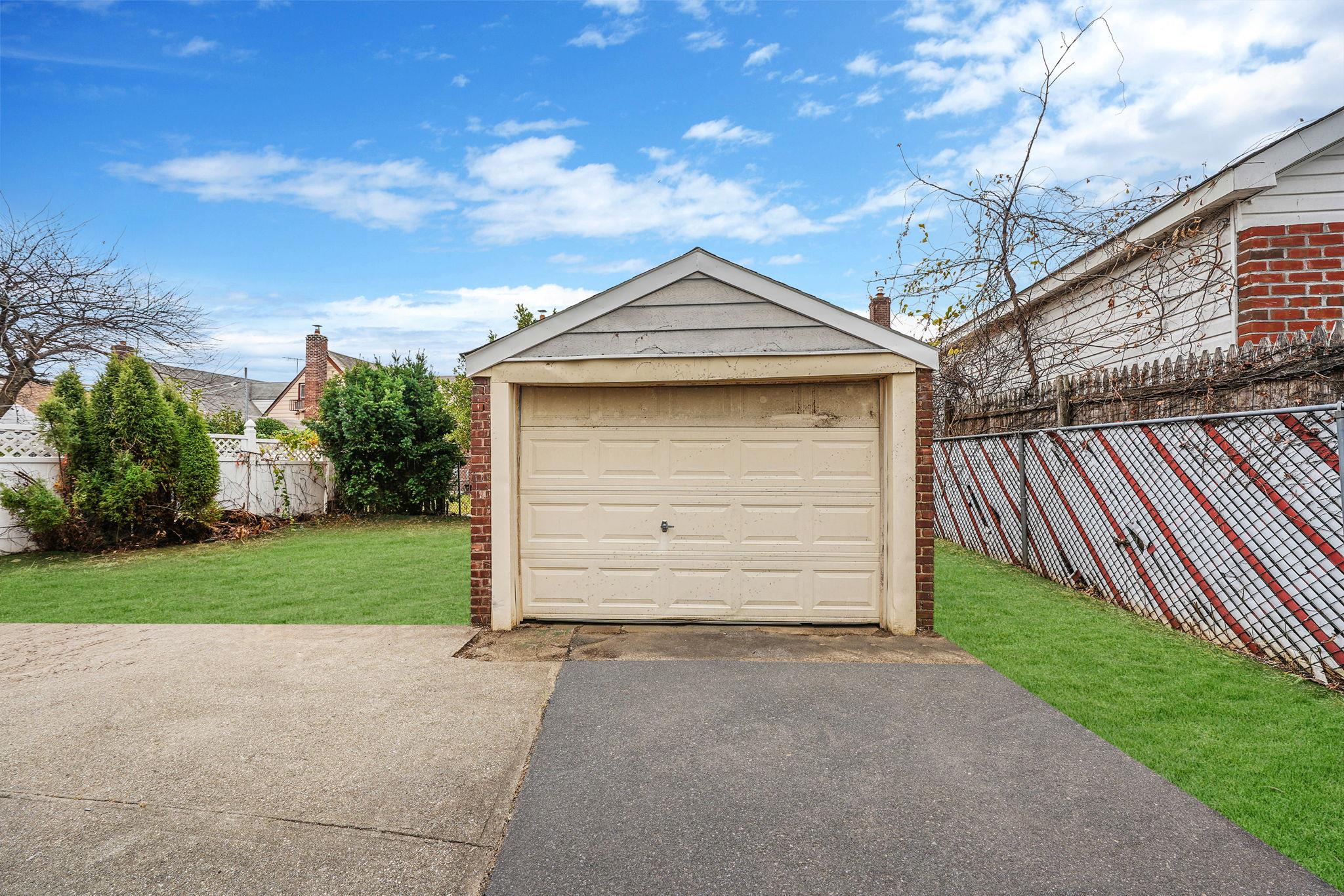 #5 photo, 121-16 198th Street, কুইন্‌স Springfield Gardens , NY 11413