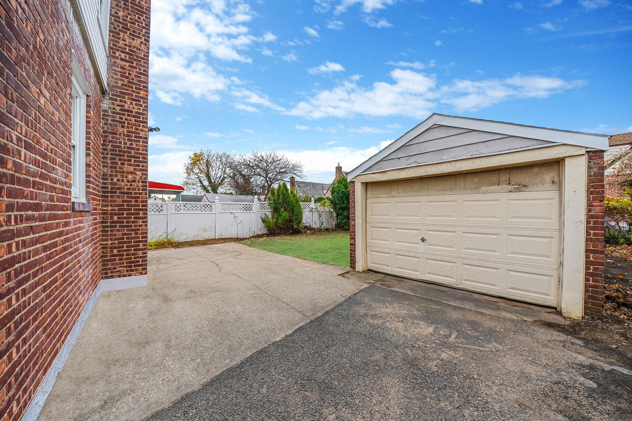 #6 photo, 121-16 198th Street, কুইন্‌স Springfield Gardens , NY 11413