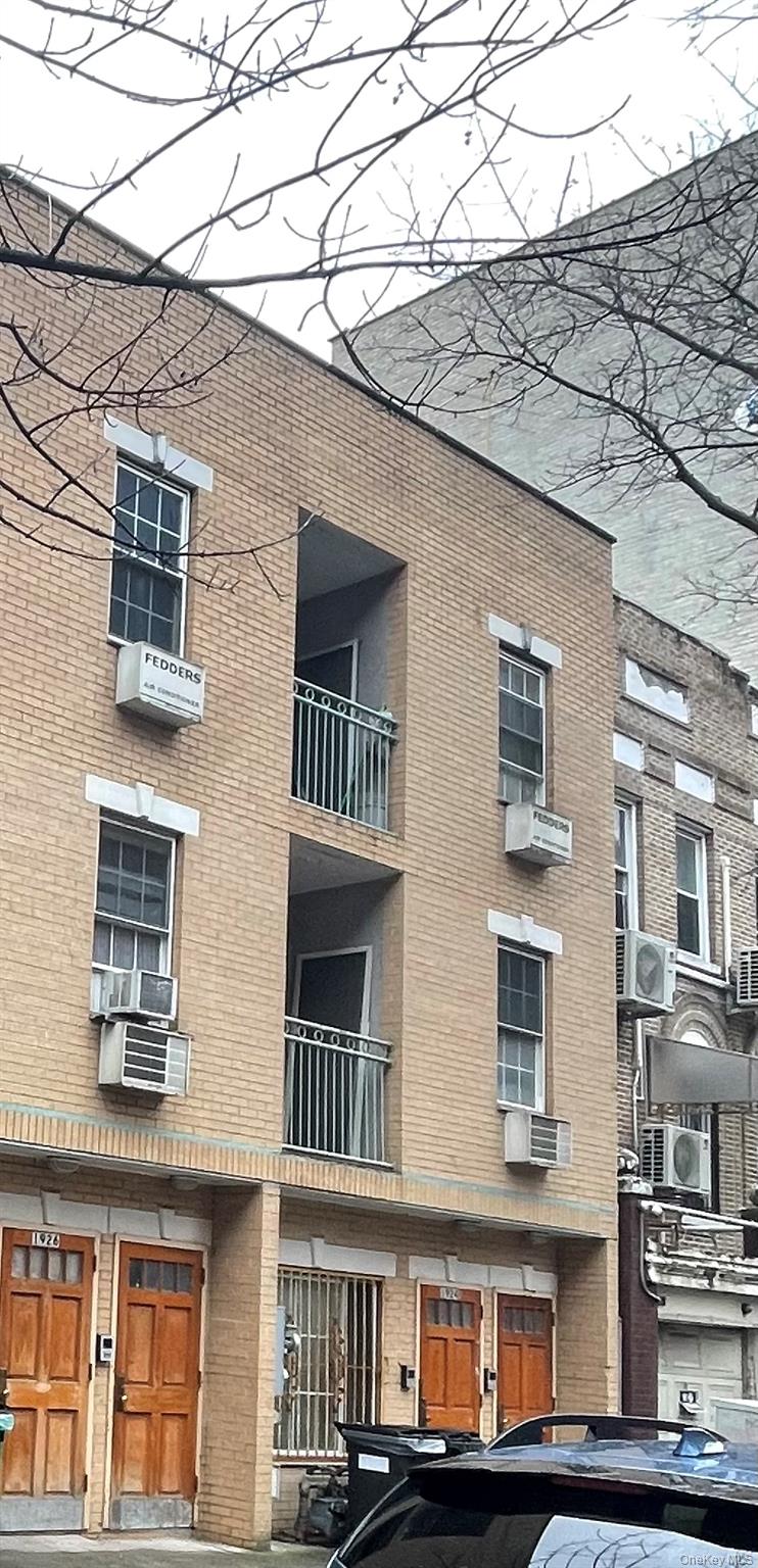 #1 photo, 1926 McGraw Avenue, 布朗士 Bronx , NY 10462