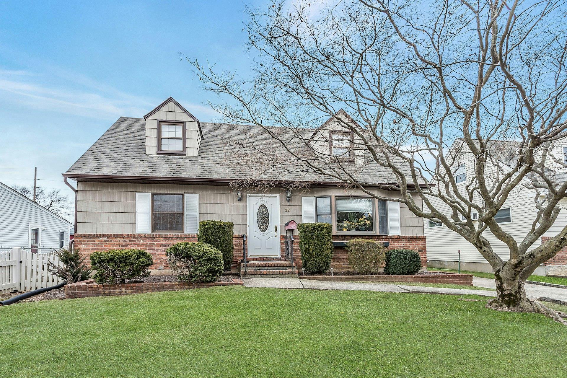 #1 photo, 32 Georgia Street, 东长岛 East Northport , NY 11731