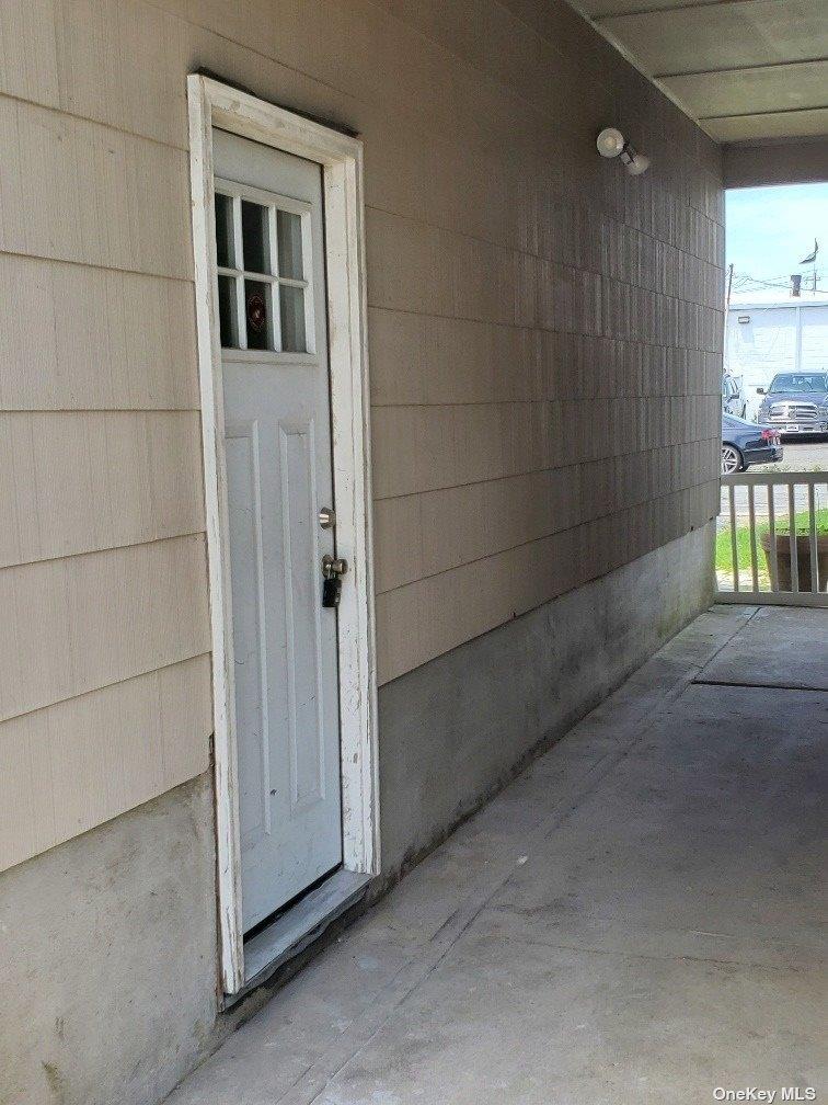 #2 photo, 64 Kellum Street, サフォーク郡 North Lindenhurst , NY 11757