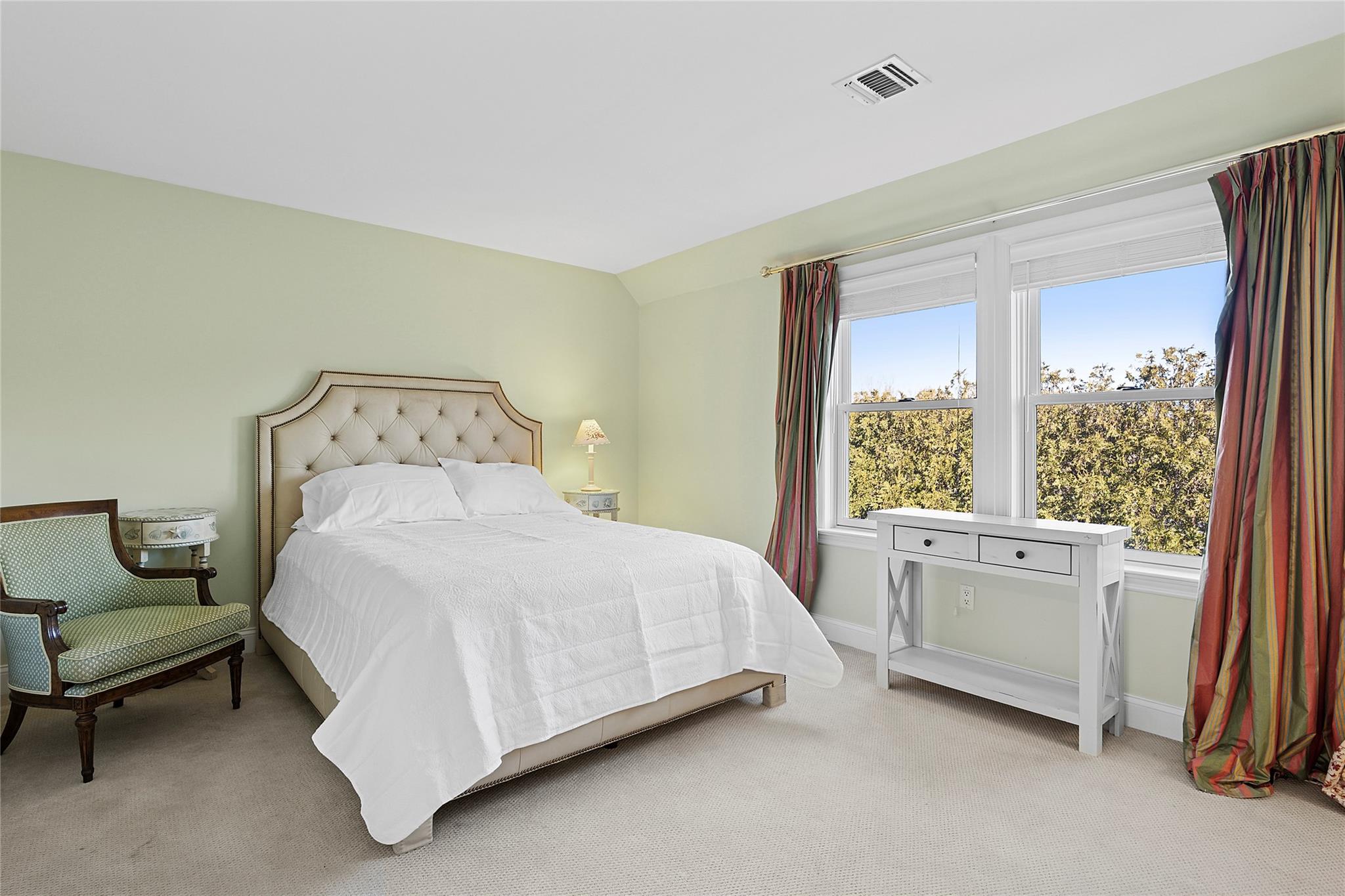 #16 photo, 1 Seasons Lane, サフォーク郡 Southampton , NY 11968