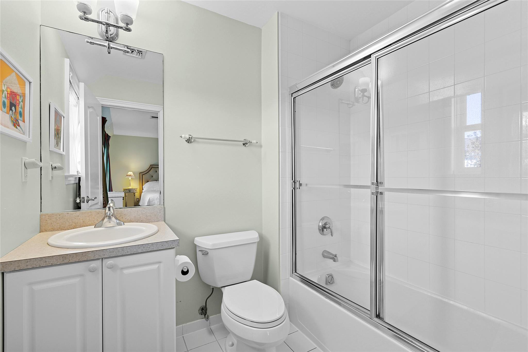 #17 photo, 1 Seasons Lane, サフォーク郡 Southampton , NY 11968