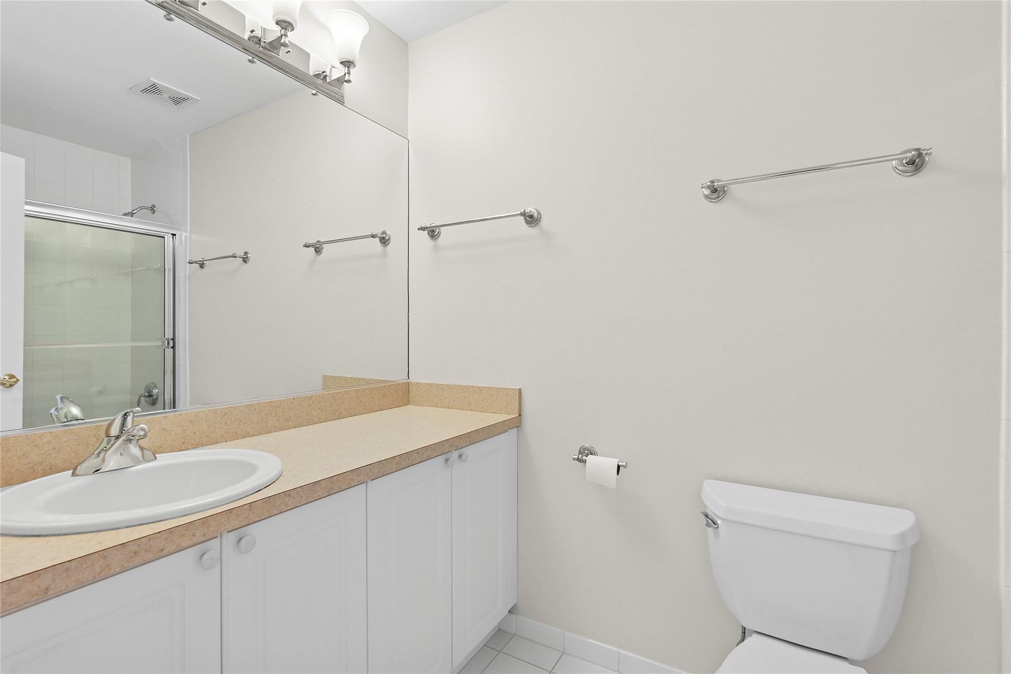 #19 photo, 1 Seasons Lane, サフォーク郡 Southampton , NY 11968