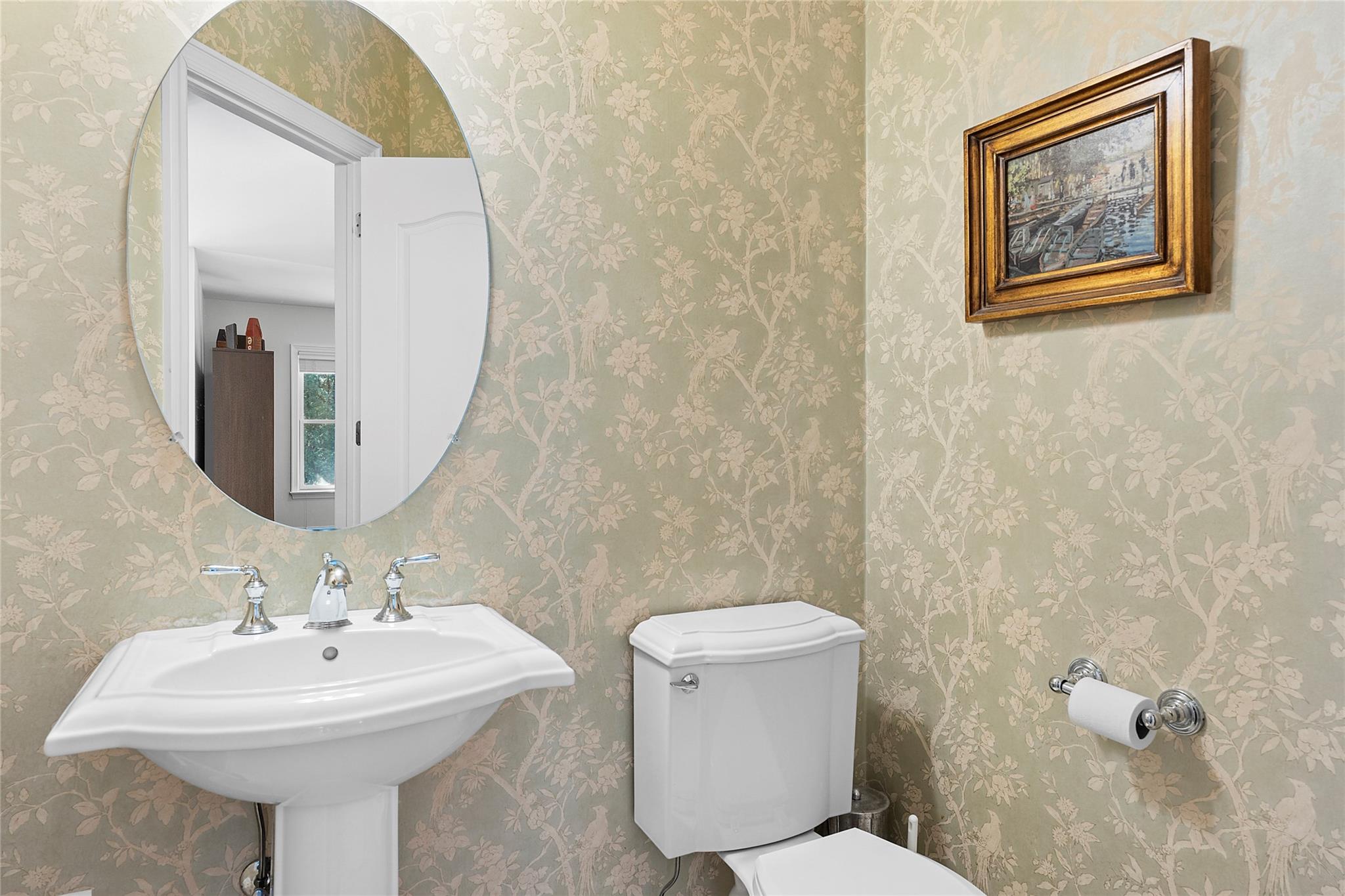 #9 photo, 1 Seasons Lane, サフォーク郡 Southampton , NY 11968