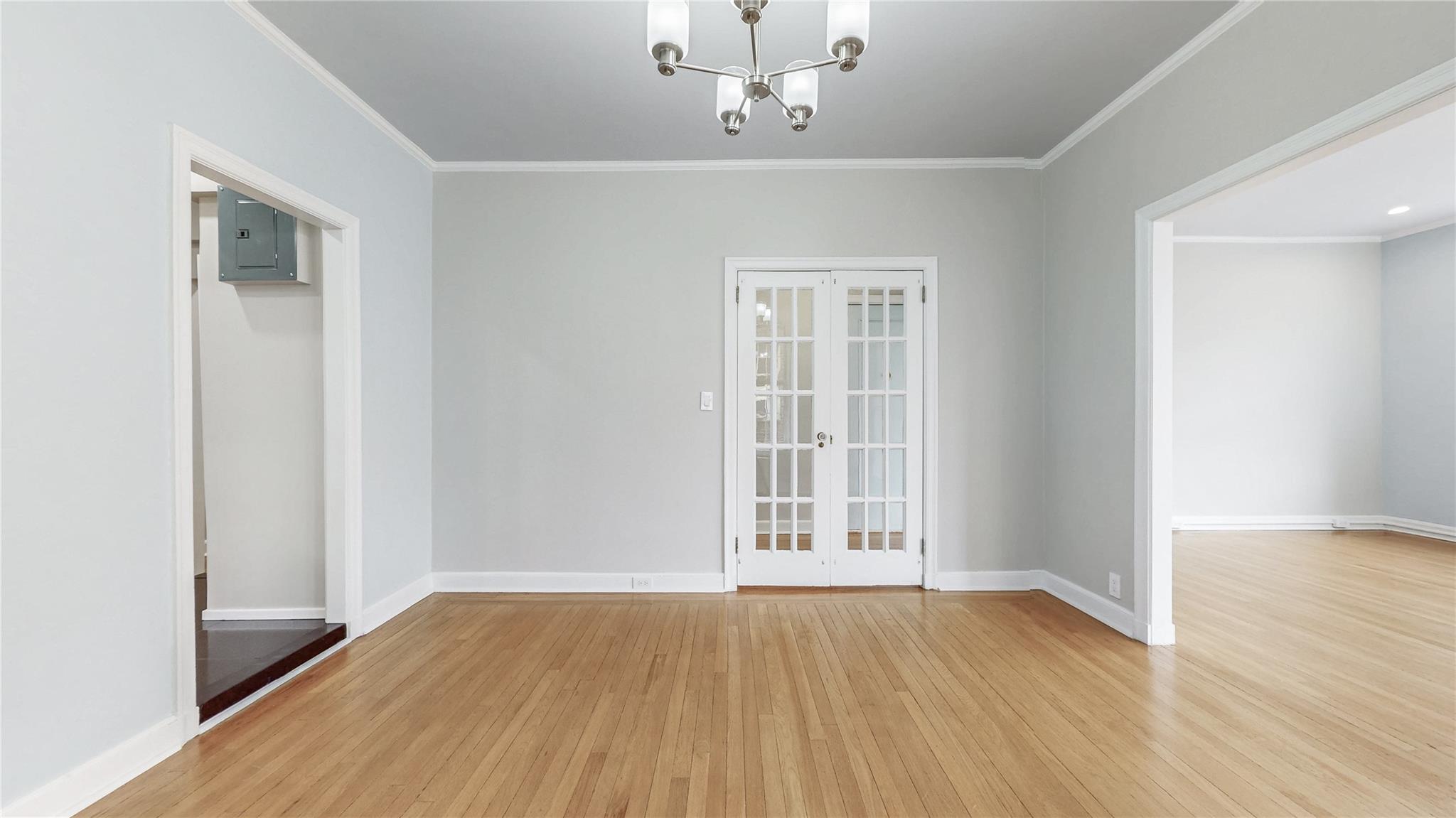 #13 photo, 37-28 85th Street, クイーンズ区 Jackson Heights , NY 11372