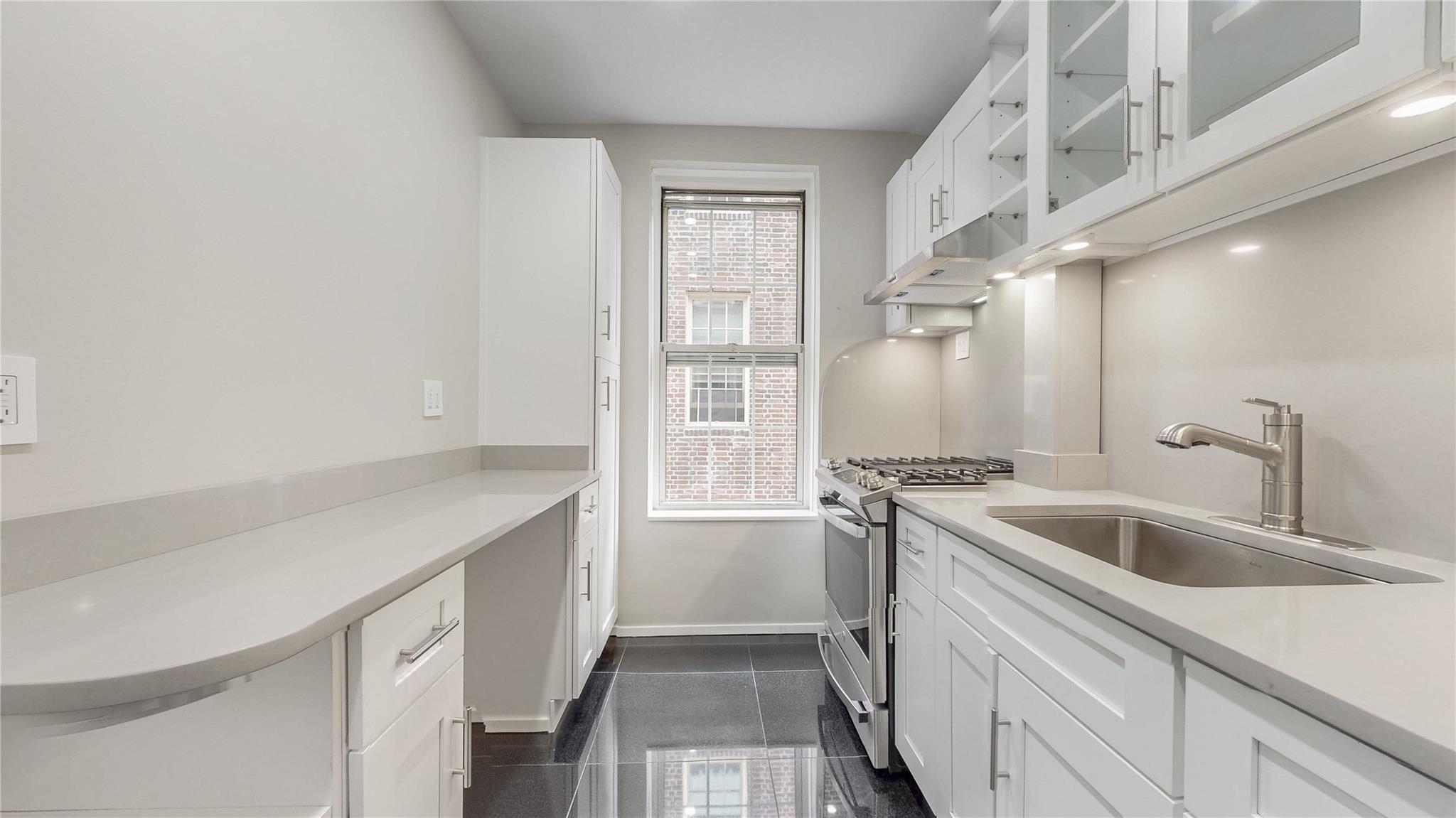 #18 photo, 37-28 85th Street, クイーンズ区 Jackson Heights , NY 11372