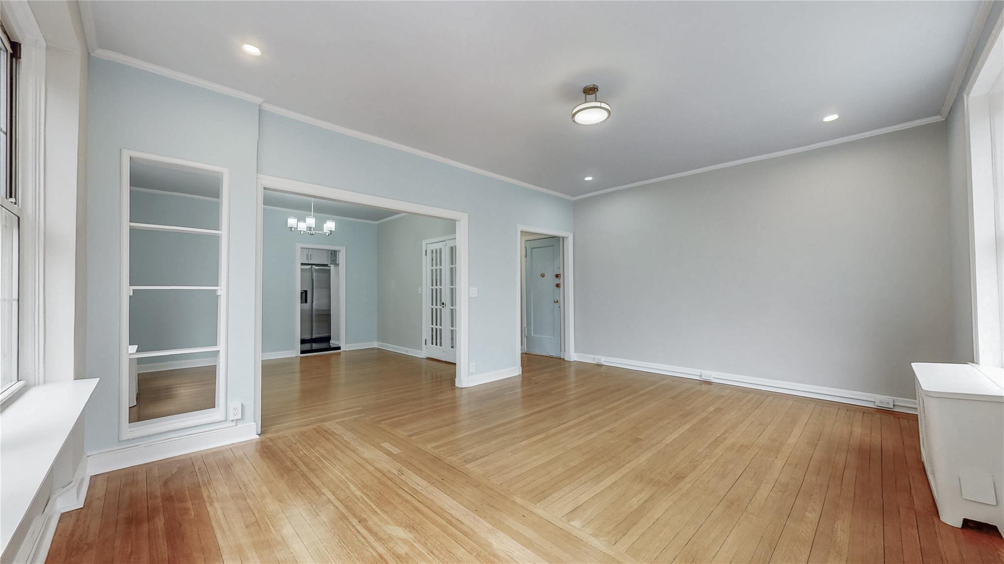 #7 photo, 37-28 85th Street, クイーンズ区 Jackson Heights , NY 11372