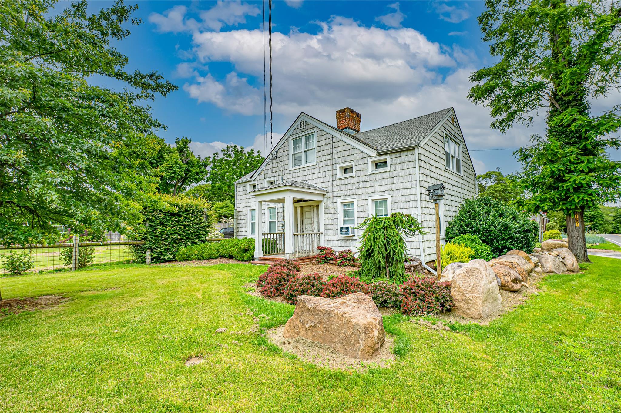 #11 photo, 185-191 N Country Road, サフォーク郡 Mount Sinai , NY 11766