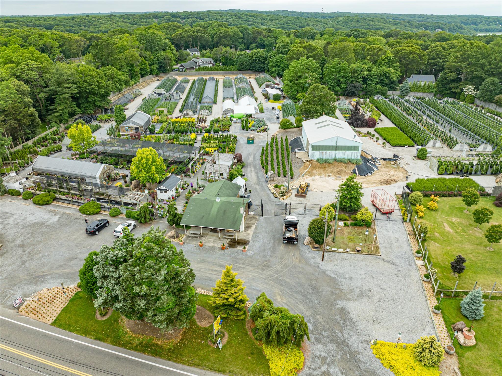 #2 photo, 185-191 N Country Road, サフォーク郡 Mount Sinai , NY 11766