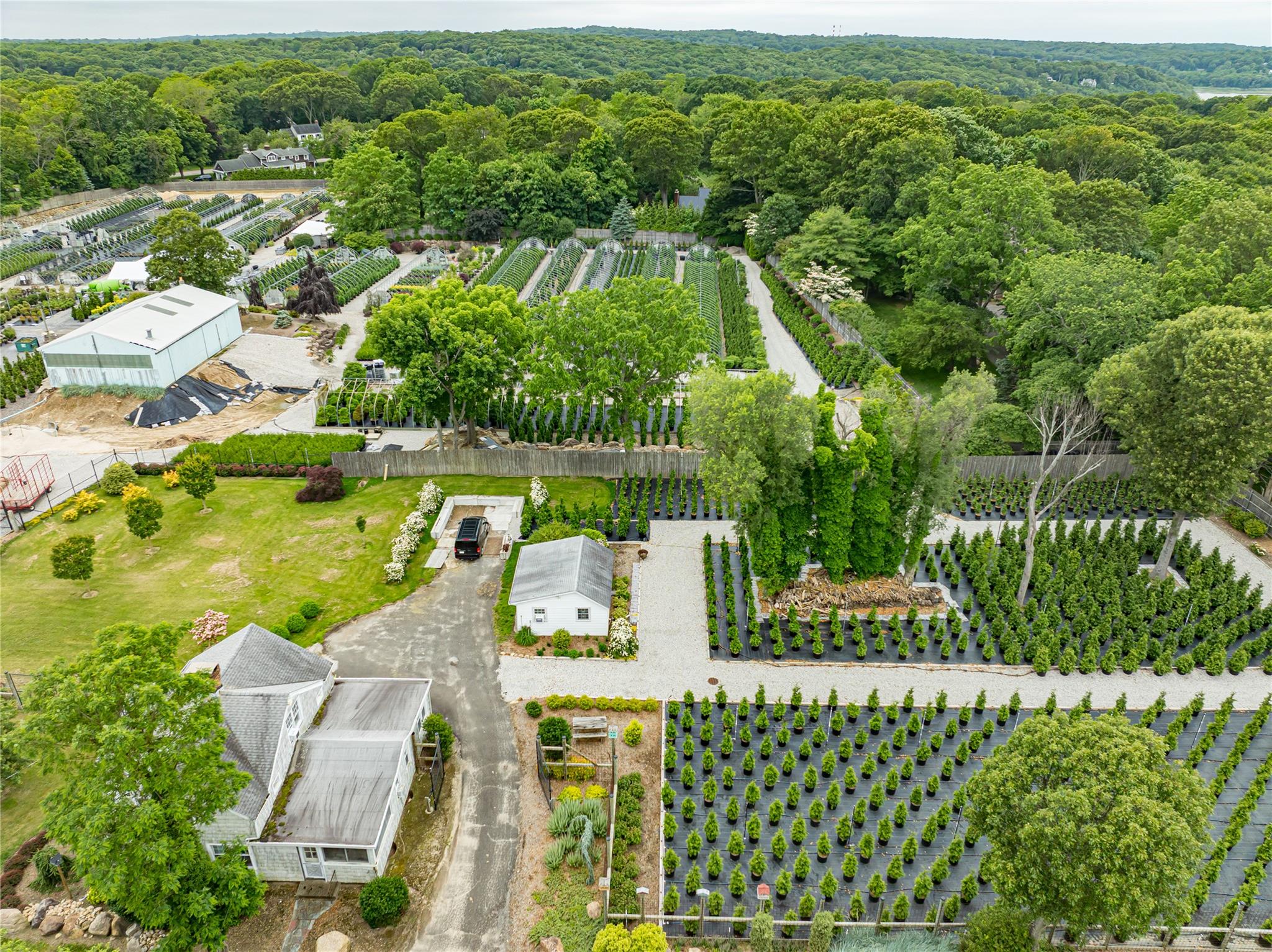 #4 photo, 185-191 N Country Road, サフォーク郡 Mount Sinai , NY 11766