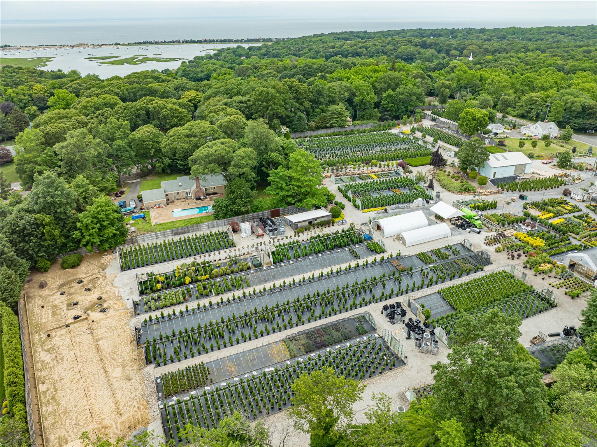 #7 photo, 185-191 N Country Road, サフォーク郡 Mount Sinai , NY 11766