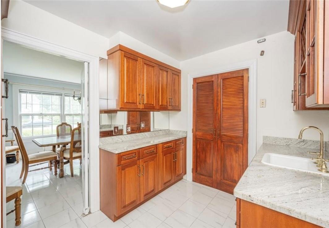 #11 photo, 27 Woods Lane, Scarsdale , NY 10583