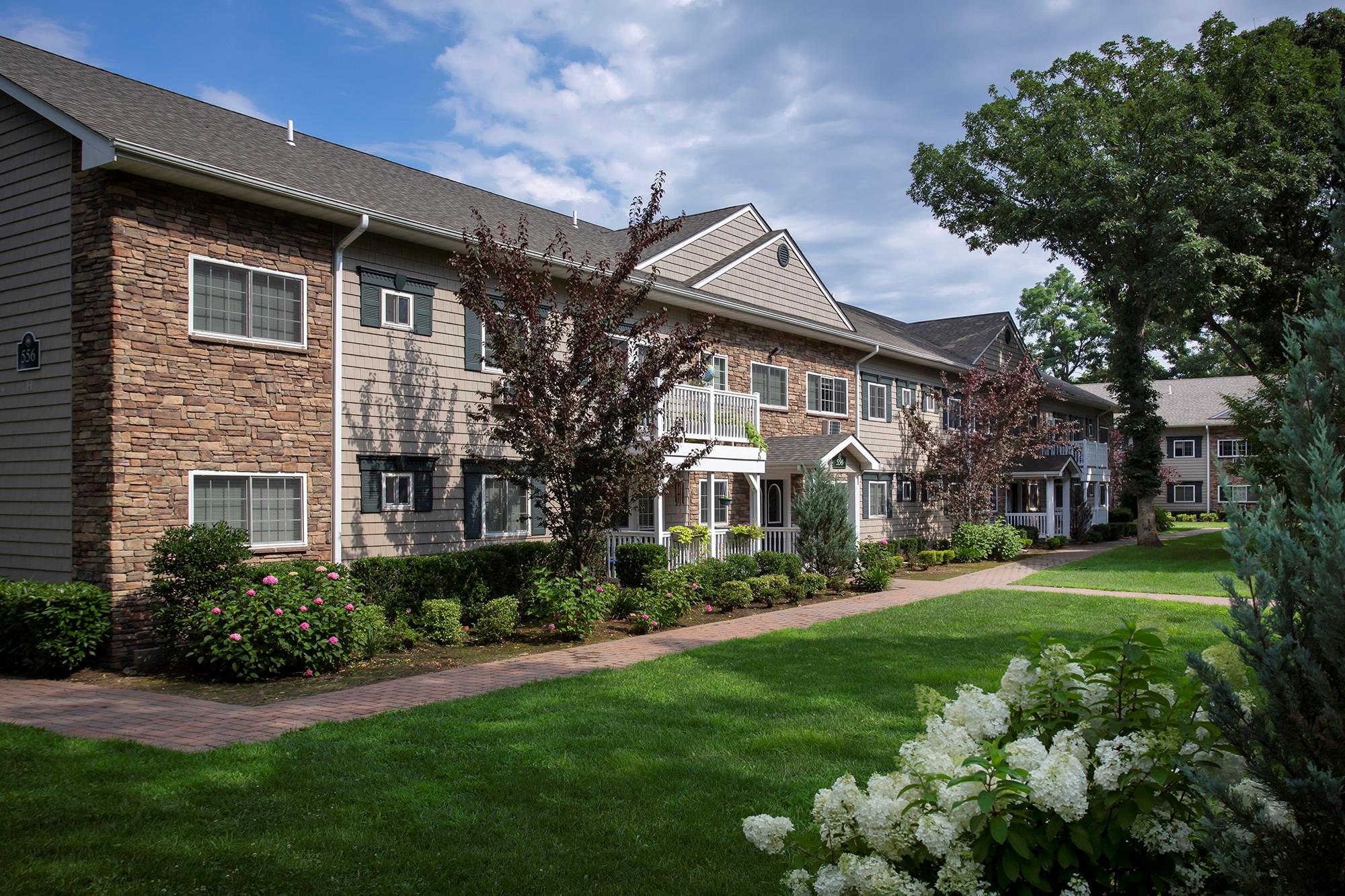 #5 photo, 552 New Highway, サフォーク郡 Hauppauge , NY 11788