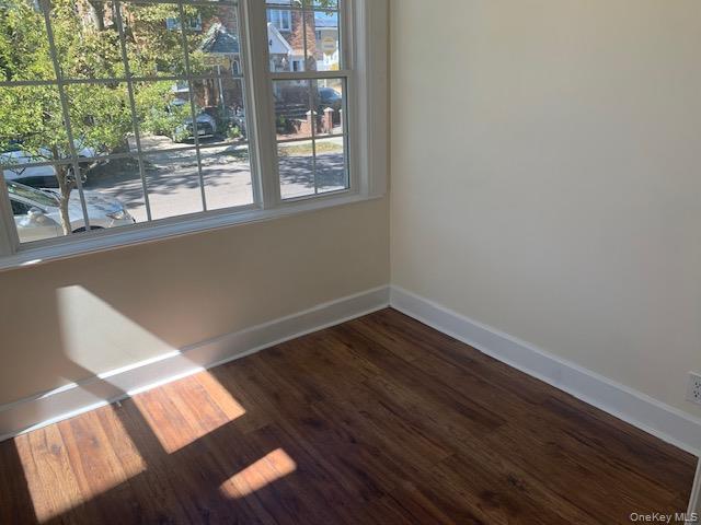 #5 photo, 19-05 147 Street, Whitestone , NY 11357