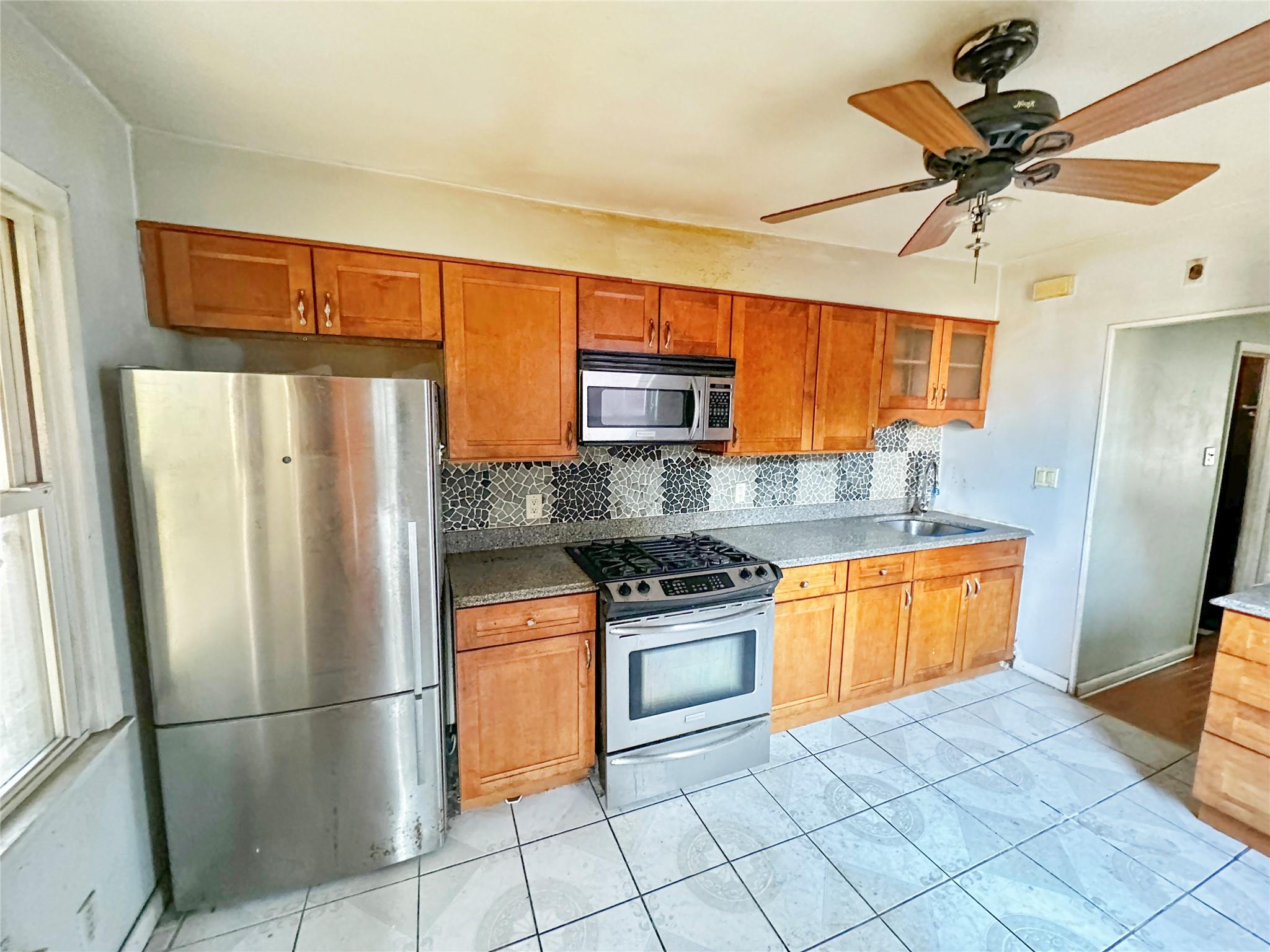 #5 photo, 9303 Avenue K, ブルックリン区 Brooklyn , NY 11236