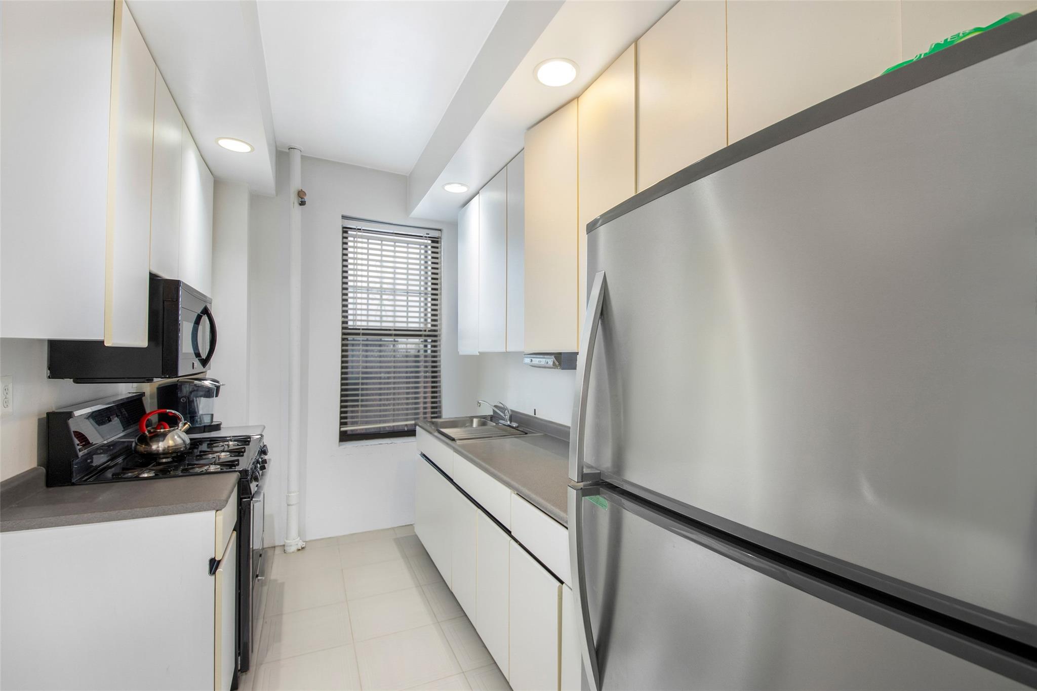 #2 photo, 421 Crown Street, 布鲁克林 Brooklyn , NY 11225