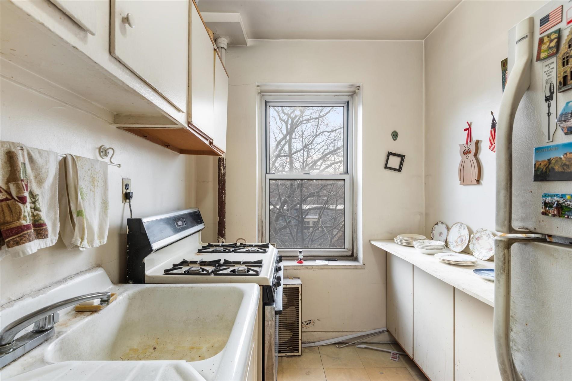 #10 photo, 34-41 85th Street, クイーンズ区 Jackson Heights , NY 11372