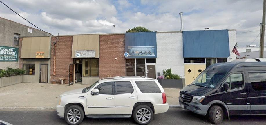 #3 photo, 230-232 Herricks Road, ナッソー郡 Mineola , NY 11501