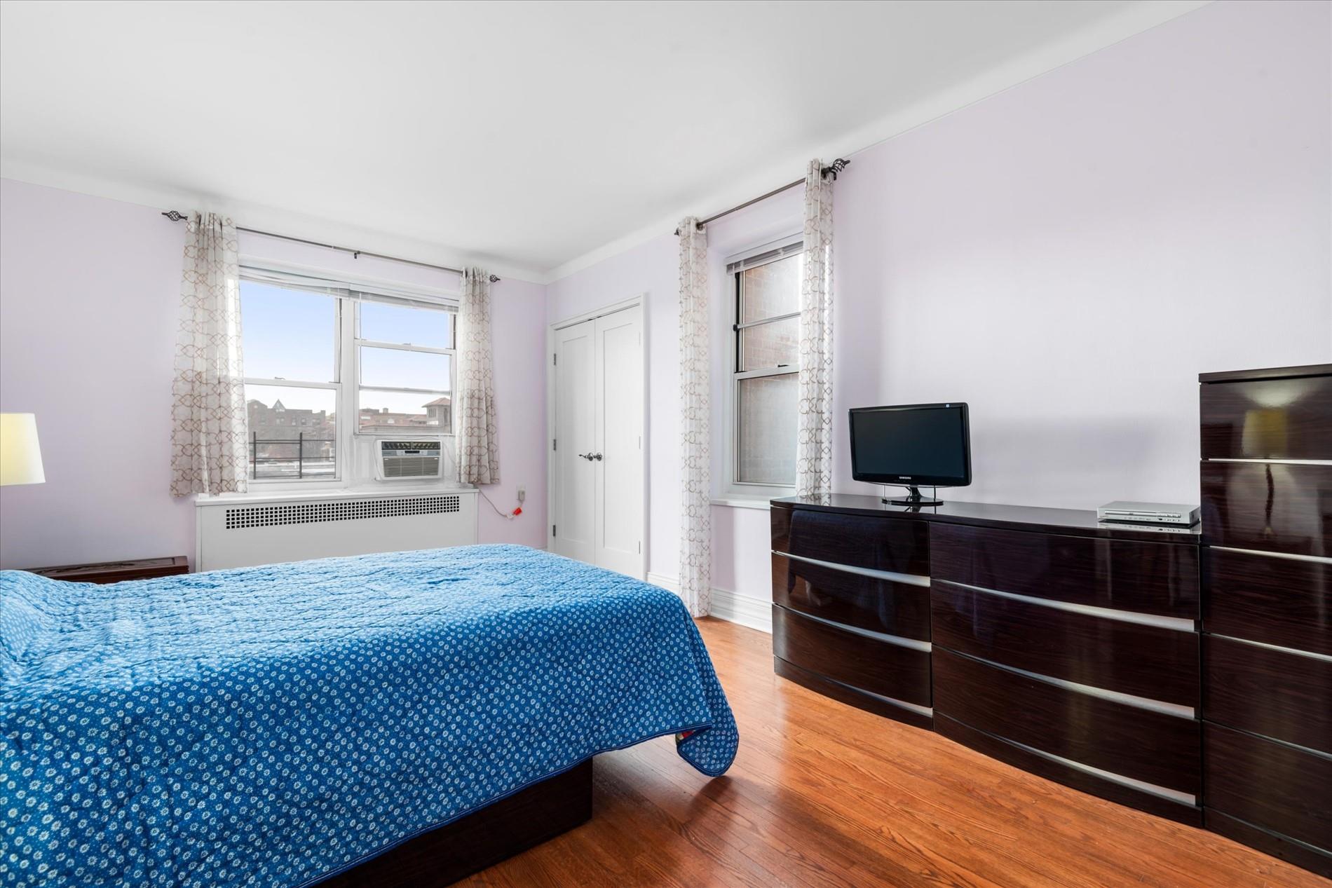 #13 photo, 34-41 85th Street, كوينز Jackson Heights , NY 11372