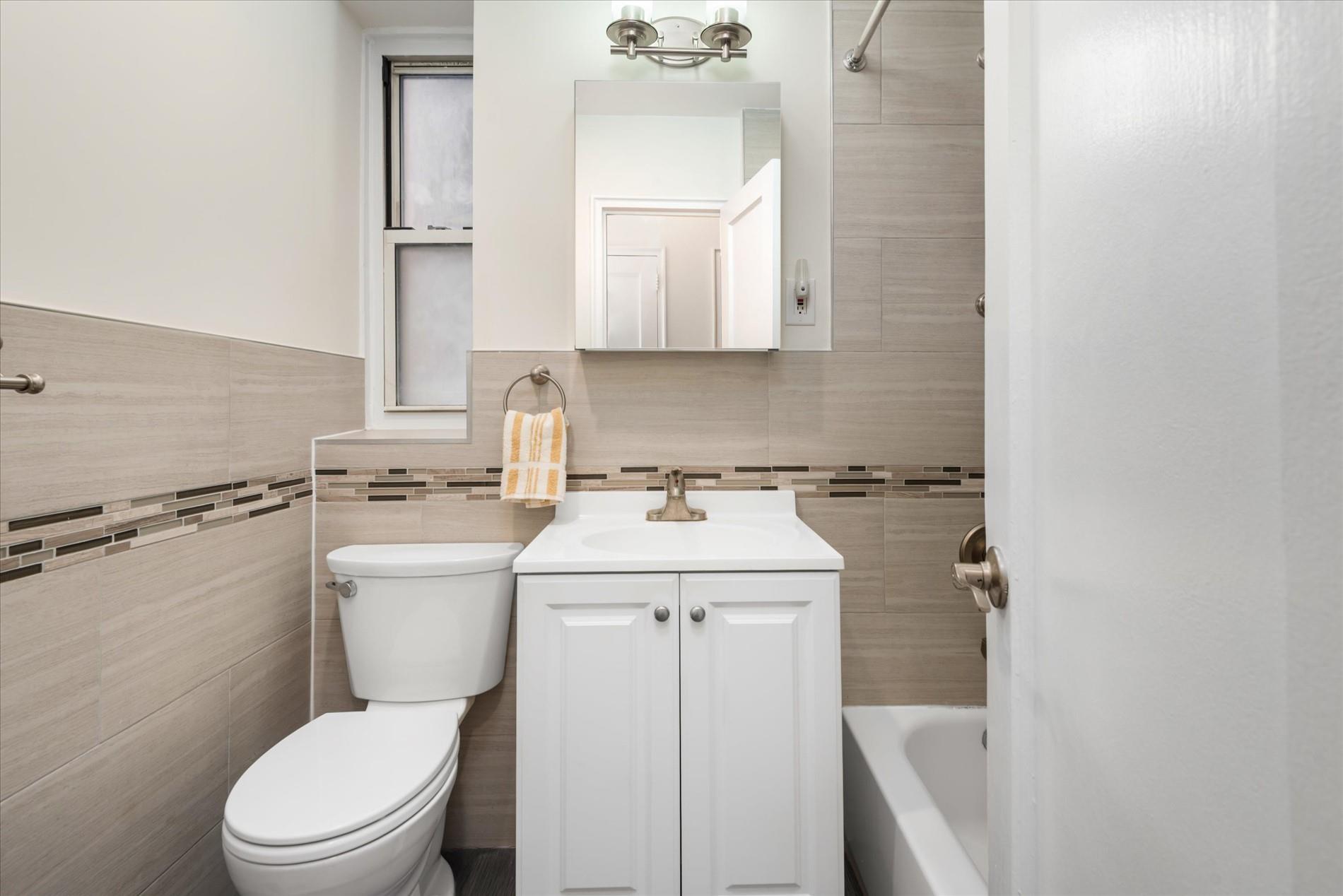 #15 photo, 34-41 85th Street, كوينز Jackson Heights , NY 11372