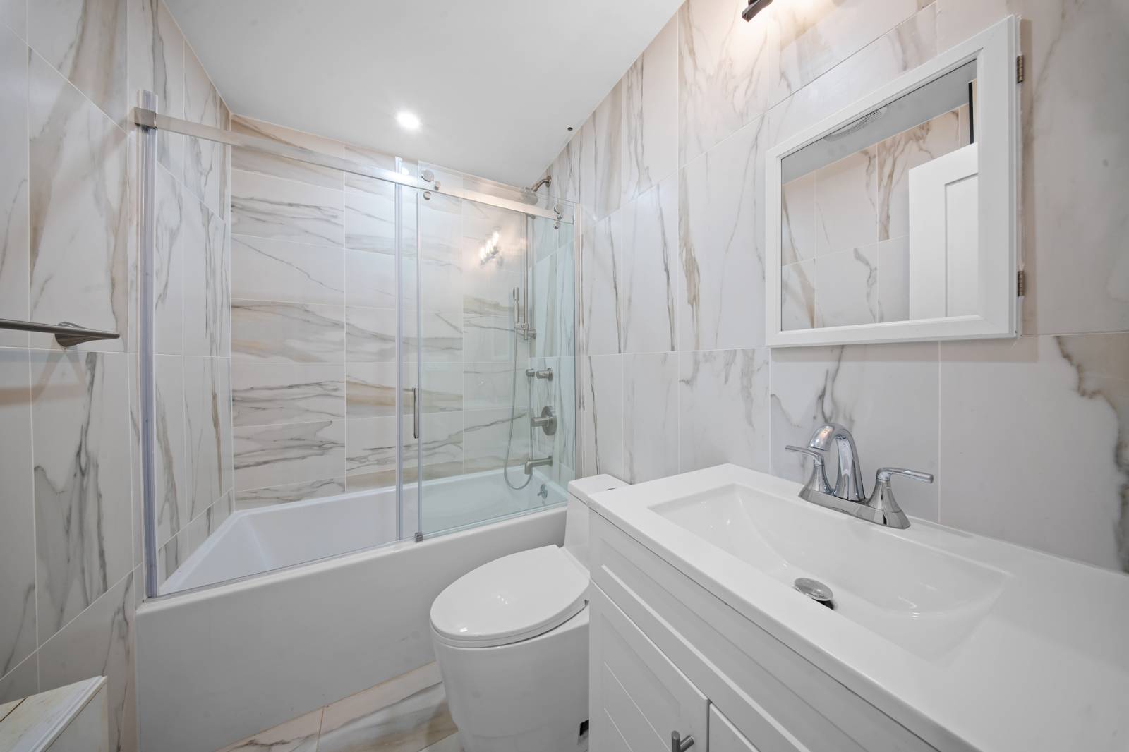 #24 photo, 763 Lenox Rd, ブルックリン区 Little Caribbean , NY 11203