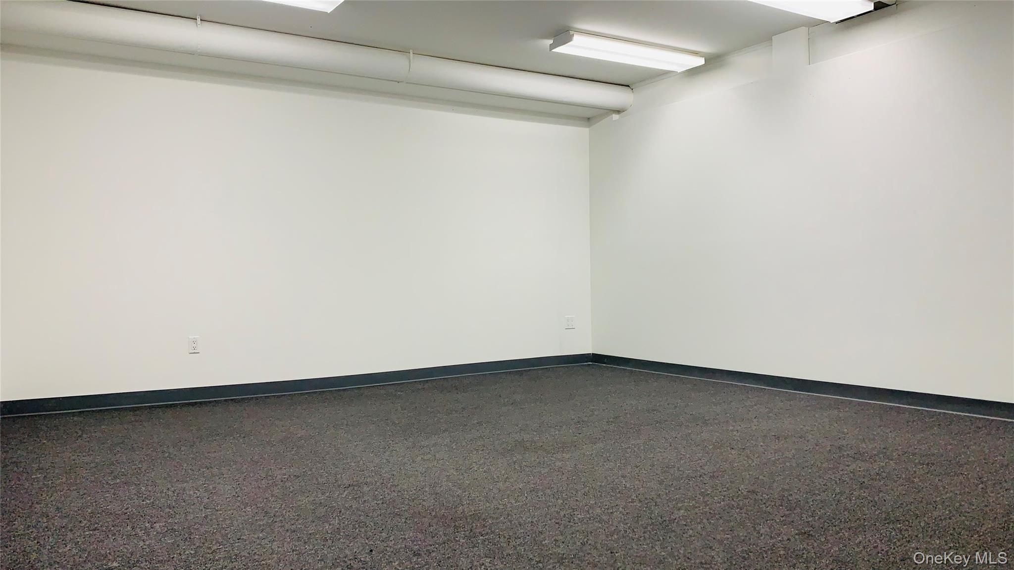 #2 photo, 136-89 Roosevelt Avenue, クイーンズ区 Flushing , NY 11354