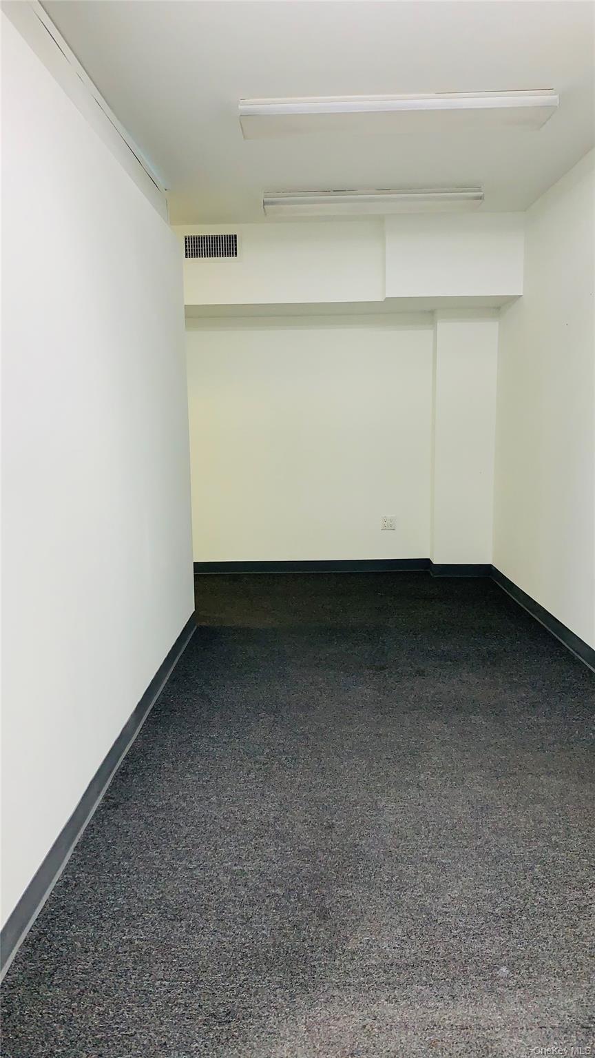 #4 photo, 136-89 Roosevelt Avenue, クイーンズ区 Flushing , NY 11354