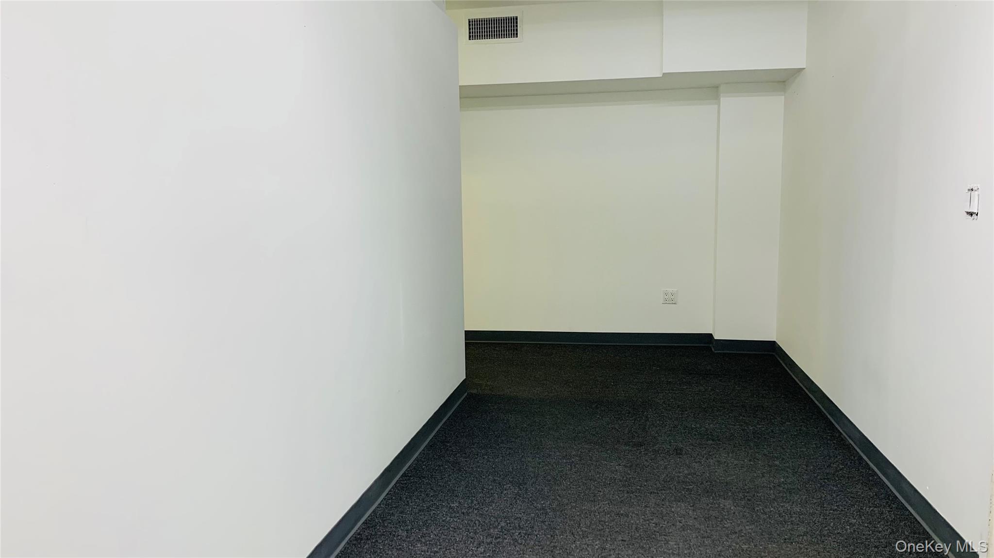 #5 photo, 136-89 Roosevelt Avenue, クイーンズ区 Flushing , NY 11354