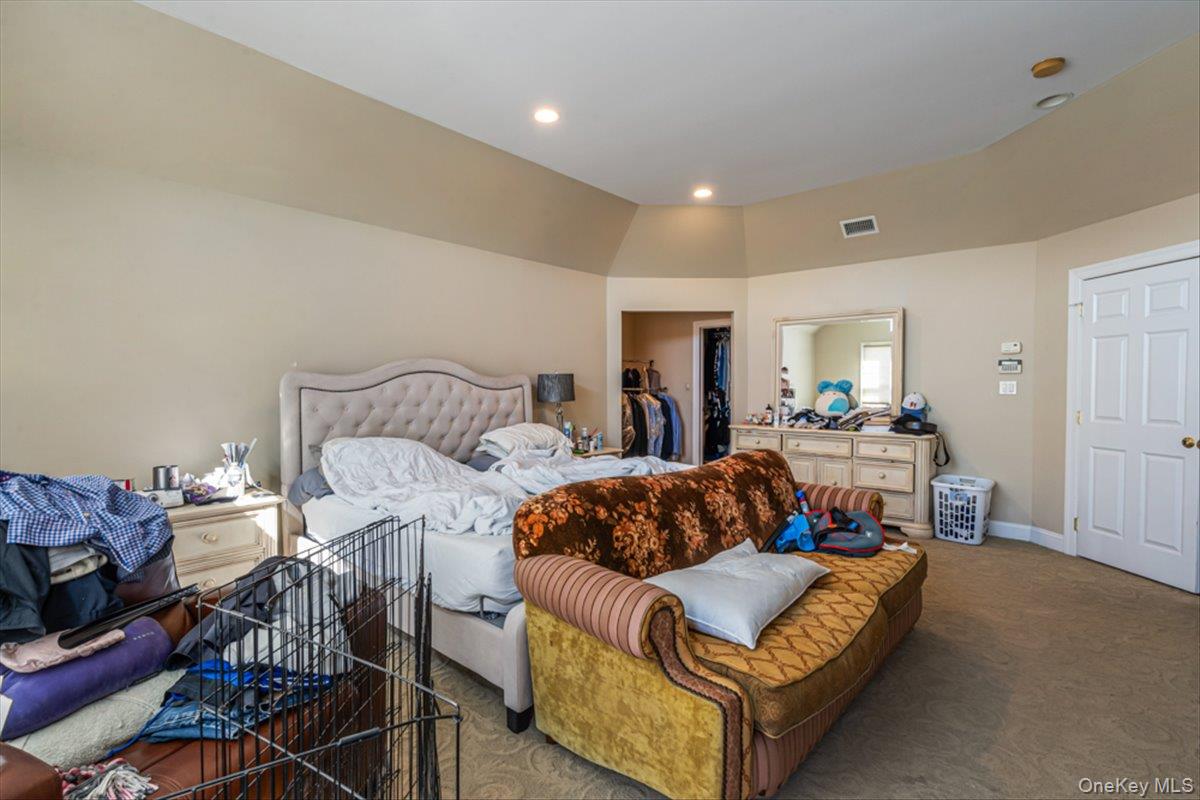 #12 photo, 22 Turnberry Court, Dix Hills , NY 11746