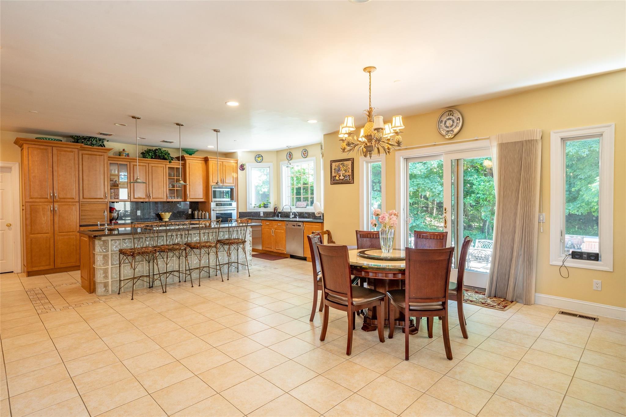 #8 photo, 3 Vandalay Court, Scarsdale , NY 10583