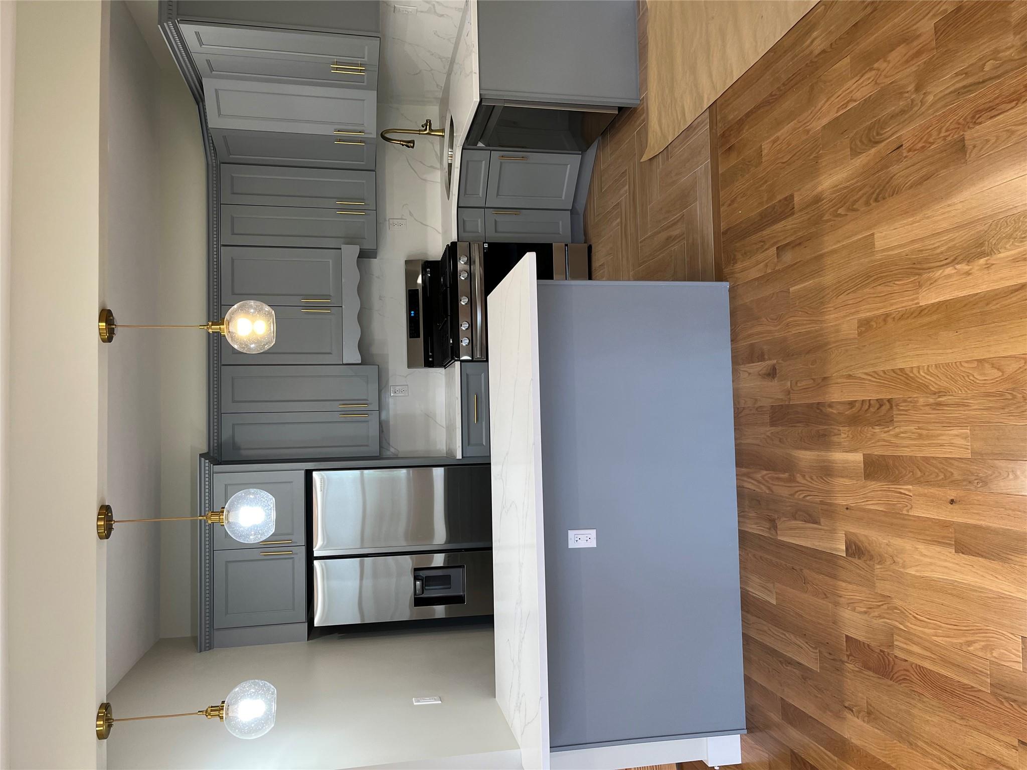 #3 photo, 221 Barbey Street, ブルックリン区 Brooklyn , NY 11207