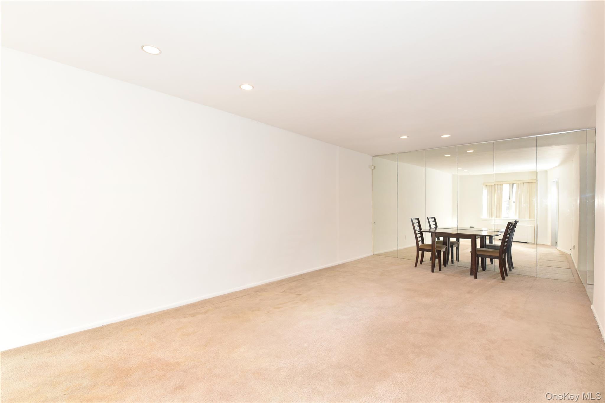 #8 photo, 180 S Middle Neck Road, ナッソー郡 Great Neck , NY 11021