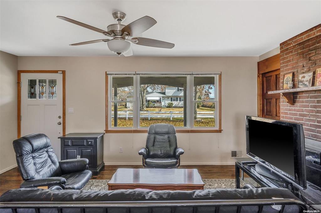 #2 photo, 168 W Tiana Road, サフォーク郡 Hampton Bays , NY 11946