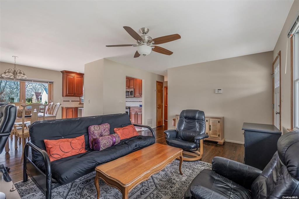 #3 photo, 168 W Tiana Road, サフォーク郡 Hampton Bays , NY 11946