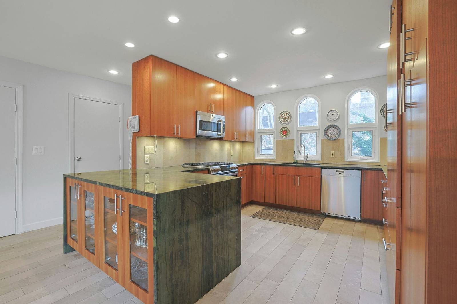 #11 photo, 4421 Douglas Avenue, #TH1, ブロンクス区 Riverdale , NY 10471