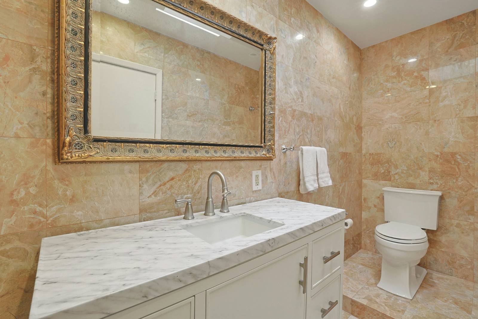 #23 photo, 4421 Douglas Avenue, #TH1, ブロンクス区 Riverdale , NY 10471