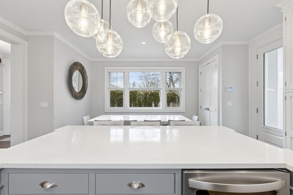 #11 photo, 124 Willow Street, サフォーク郡 Southampton , NY 11968