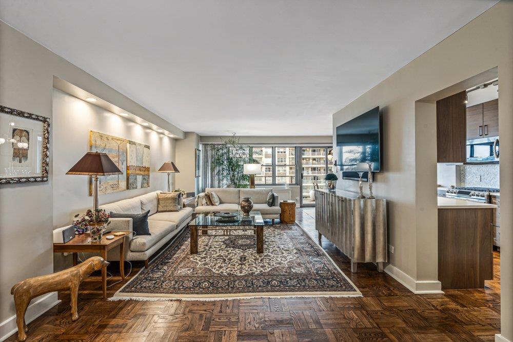 #11 photo, 18-05 215 Street, クイーンズ区 Bayside , NY 11360