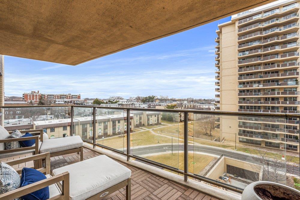 #13 photo, 18-05 215 Street, クイーンズ区 Bayside , NY 11360