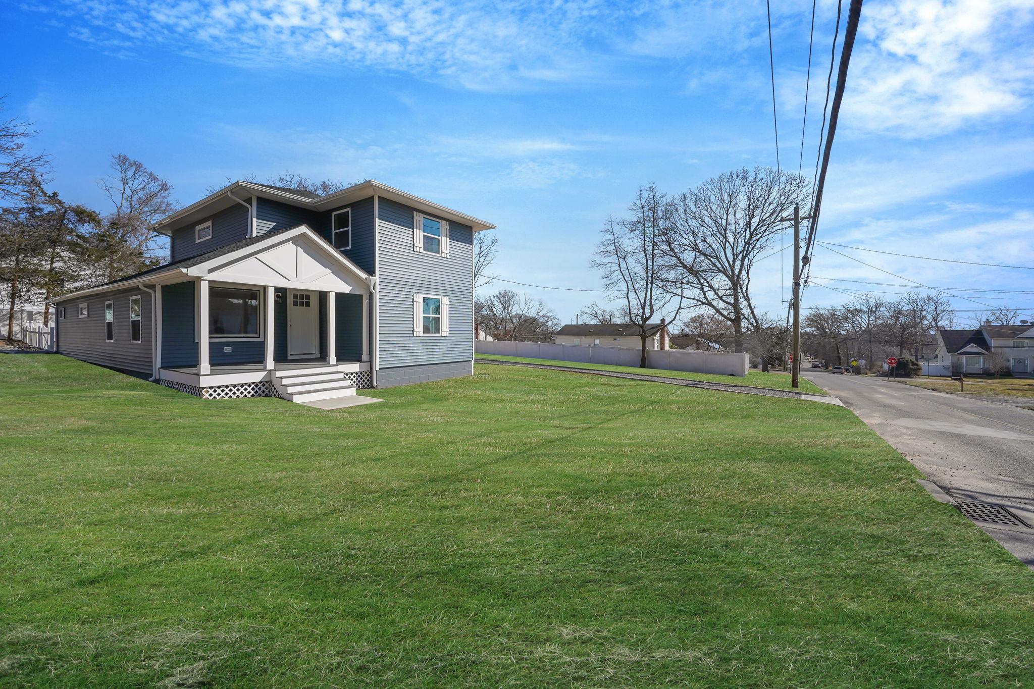 #1 photo, 431 Adirondack Dr Farmingville NY, 東長島 Farmingville , NY 11738