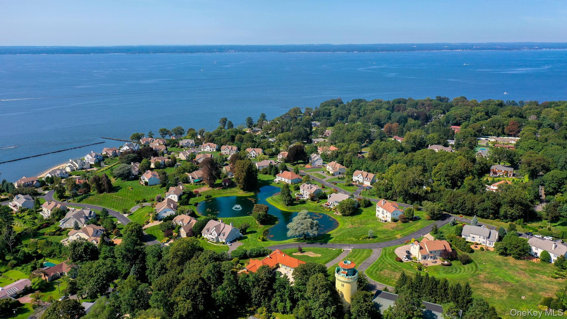 #4 photo, 48 Pembroke Drive, ナッソー郡 Glen Cove , NY 11542